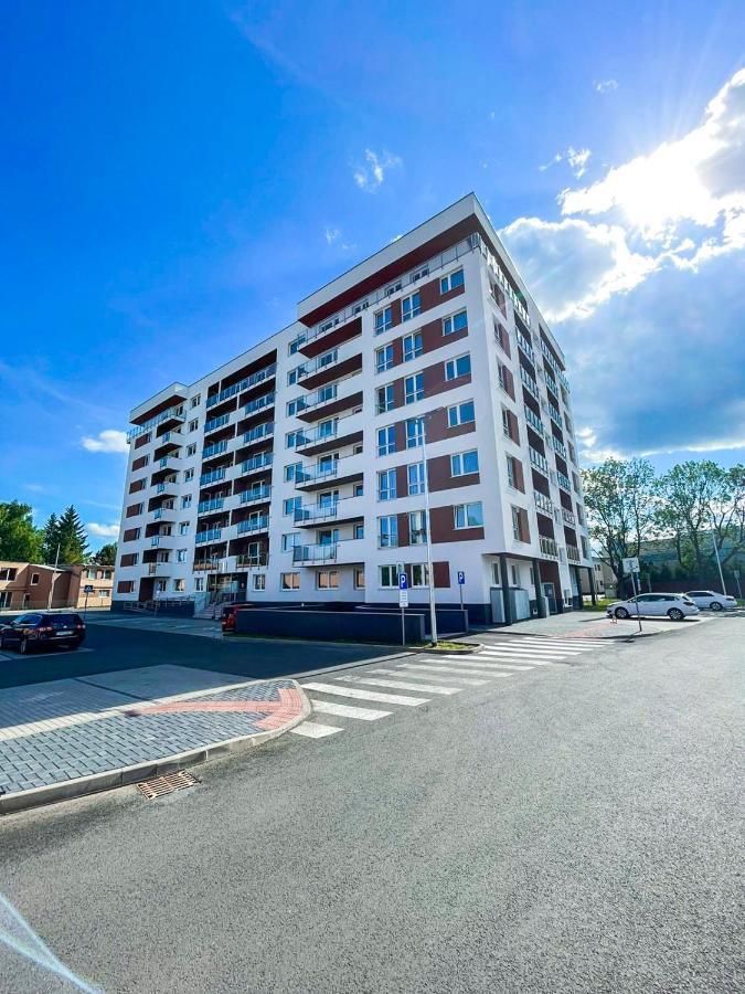 Lawis Apartments Poprad Exterior foto