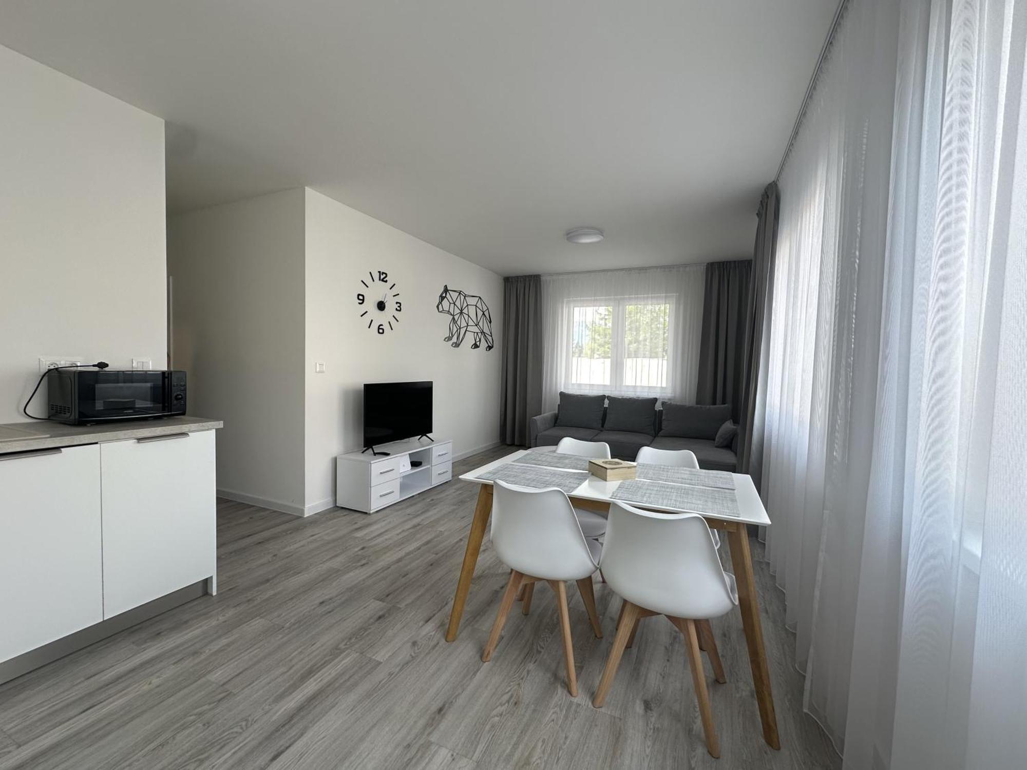 Lawis Apartments Poprad Exterior foto
